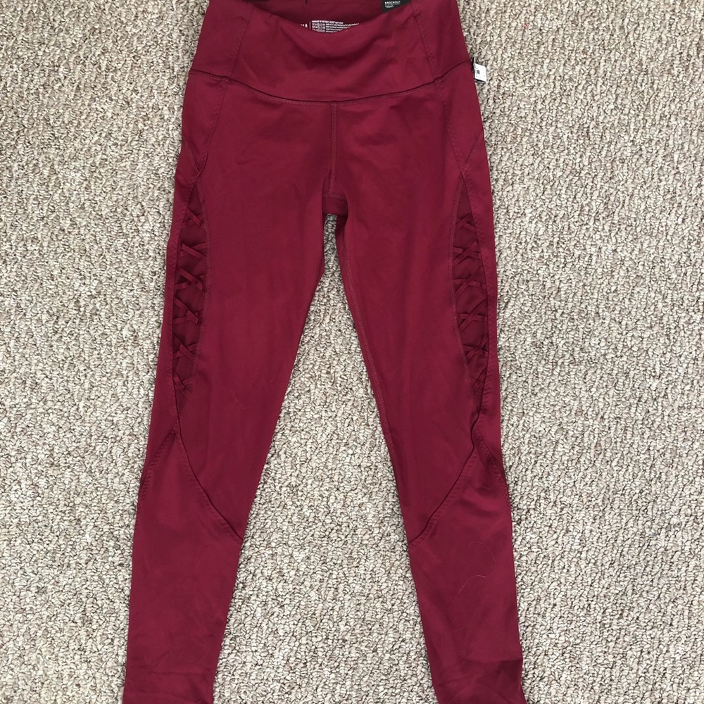 Crimson workout leggings